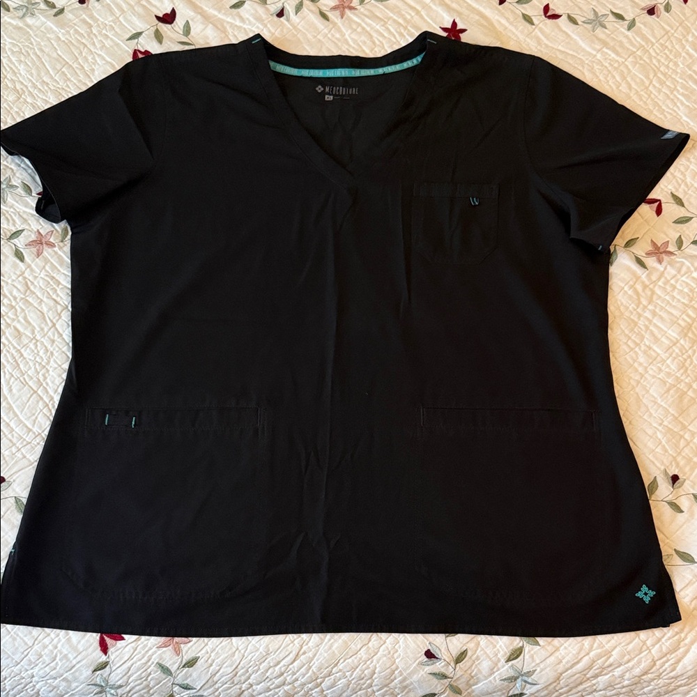 Med Couture Black Short Sleeve Women's Top
